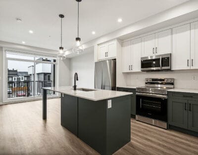 1.5km to Seton South Health Hospital- Fully Furnished