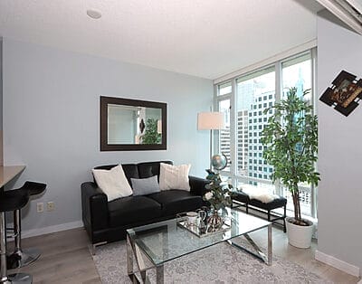 One Bedroom + Den, Fully Furnished Downtown City Gem💎