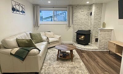 Walkout basement suite, 1 bed 2 bath